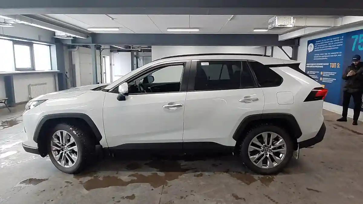 Toyota RAV4 2023 года за 19 500 000 тг. в Астана