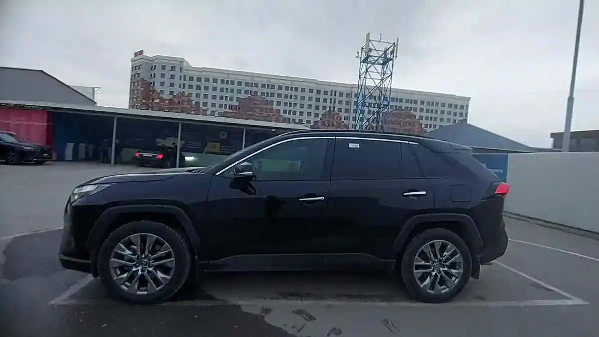 Toyota RAV4 2025 года за 22 500 000 тг. в Шымкент
