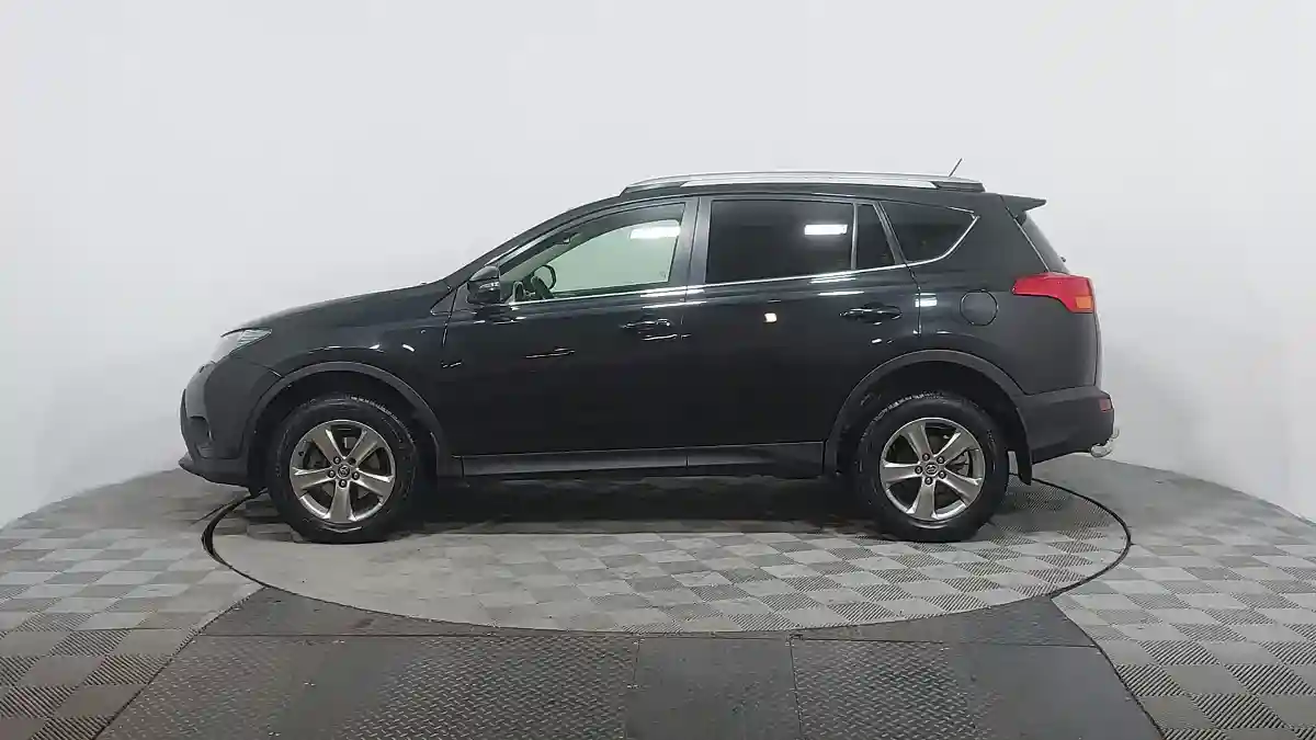 Toyota RAV4 2015 года за 9 990 000 тг. в Астана