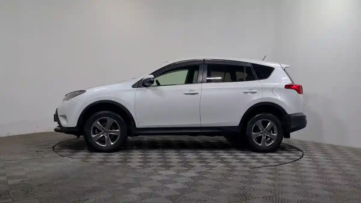 Toyota RAV4 2015 года за 9 590 000 тг. в Алматы