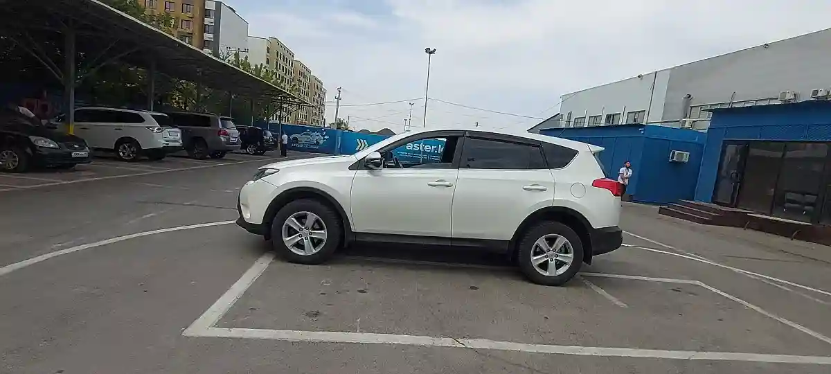 Toyota RAV4 2013 года за 9 500 000 тг. в Алматы