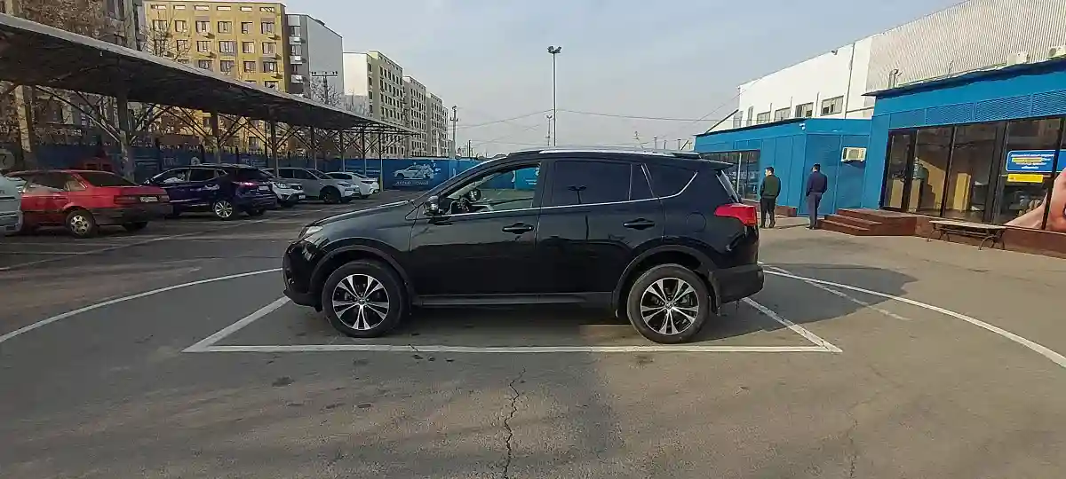 Toyota RAV4 2015 года за 10 500 000 тг. в Алматы