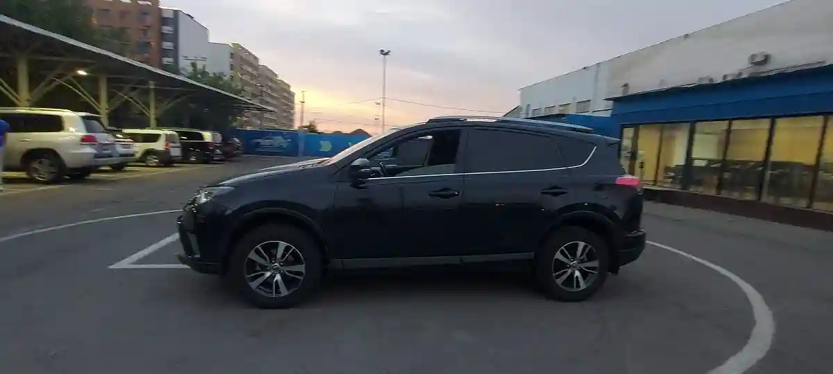 Toyota RAV4 2017 года за 12 000 000 тг. в Алматы