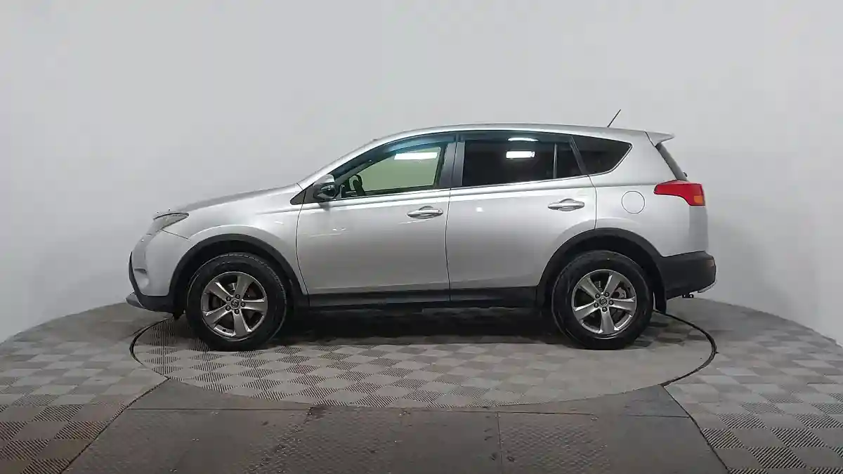 Toyota RAV4 2015 года за 11 390 000 тг. в Астана