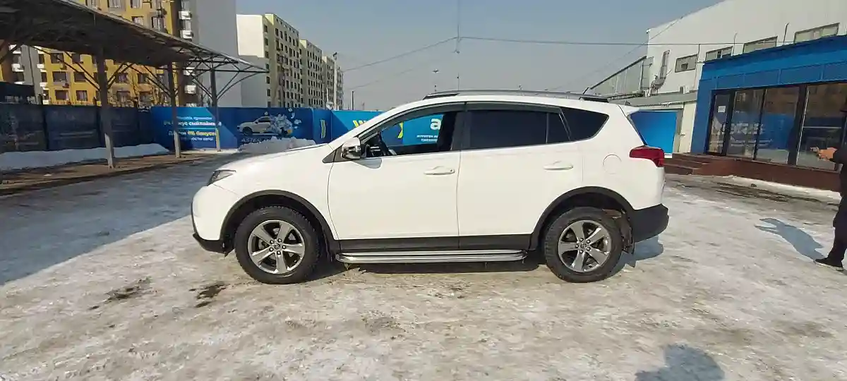 Toyota RAV4 2015 года за 10 000 000 тг. в Алматы