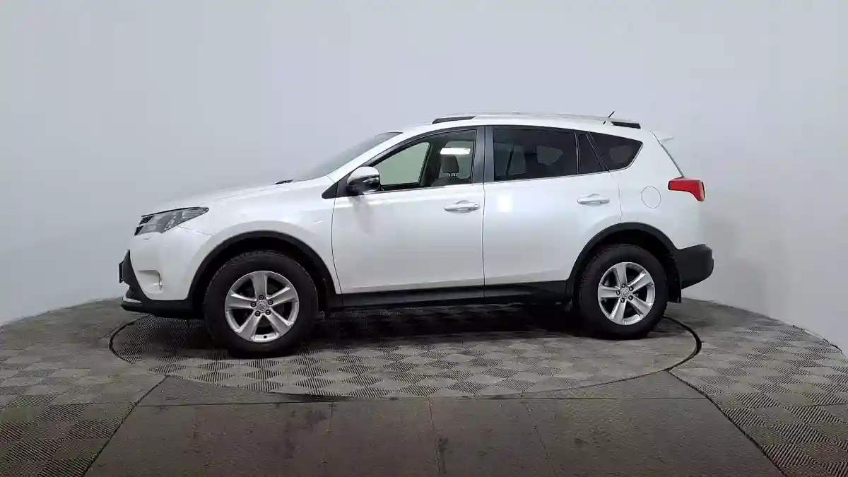 Toyota RAV4 2012 года за 10 350 000 тг. в Астана