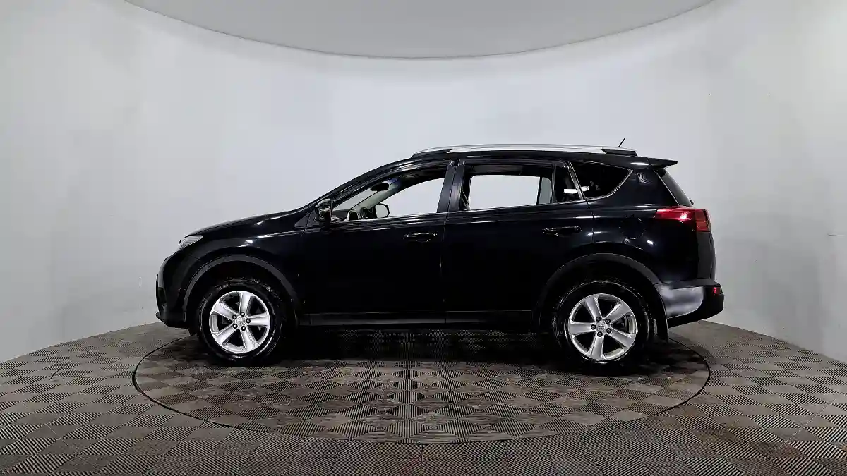 Toyota RAV4 2013 года за 9 990 000 тг. в Астана