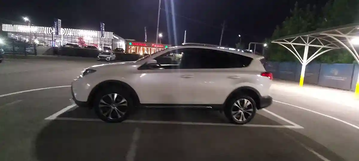 Toyota RAV4 2014 года за 10 500 000 тг. в Алматы