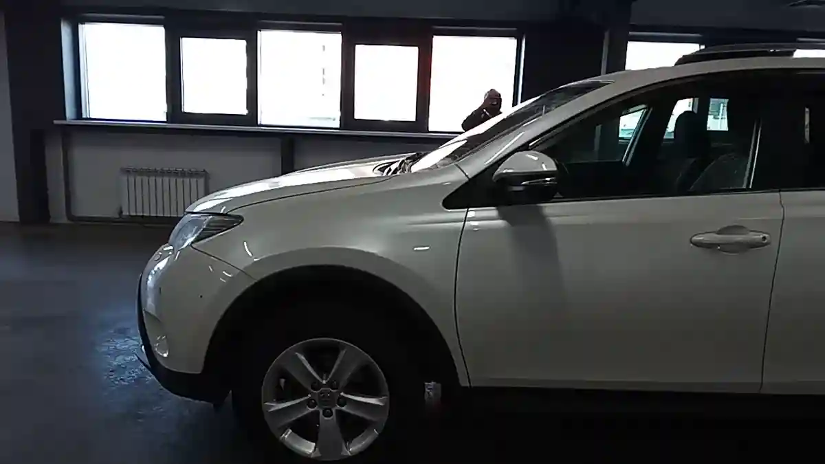 Toyota RAV4 2015 года за 10 000 000 тг. в Астана