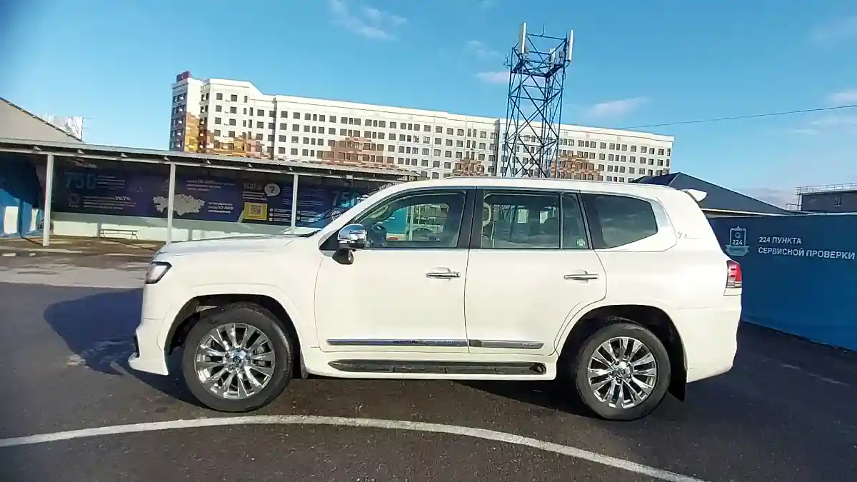 Toyota Land Cruiser 2012 года за 28 000 000 тг. в Шымкент