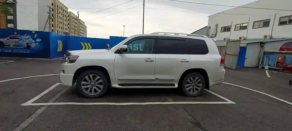 Toyota Land Cruiser 2013 года за 23 000 000 тг. в Алматы