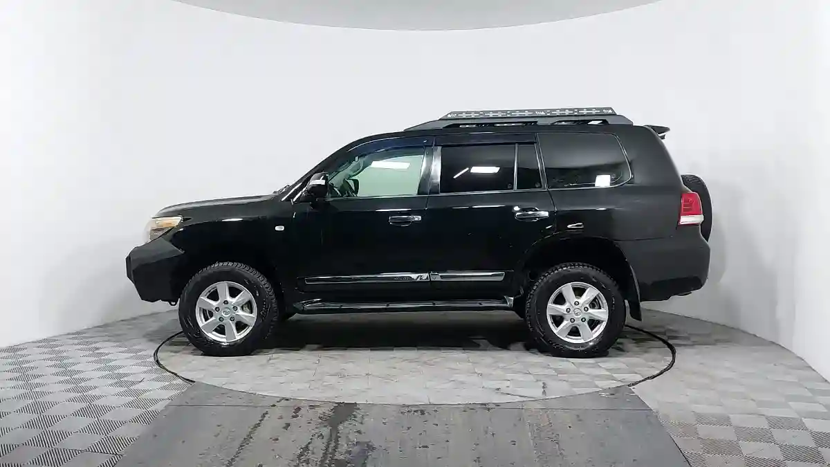 Toyota Land Cruiser 2011 года за 16 990 000 тг. в Астана