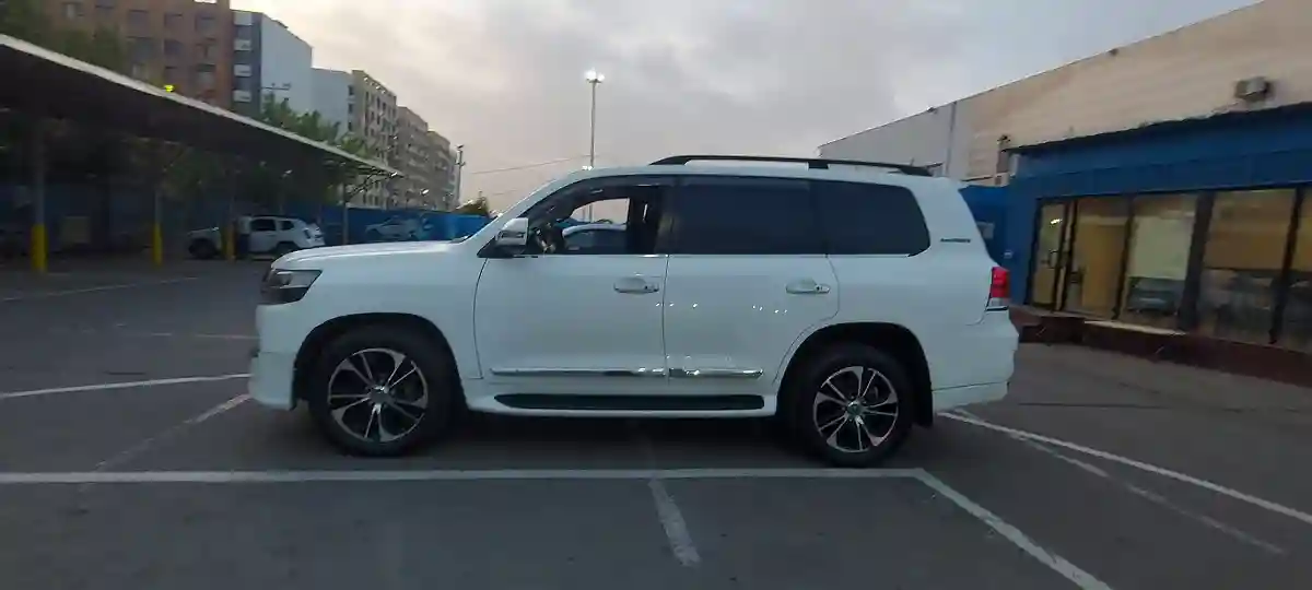 Toyota Land Cruiser 2010 года за 18 000 000 тг. в Алматы