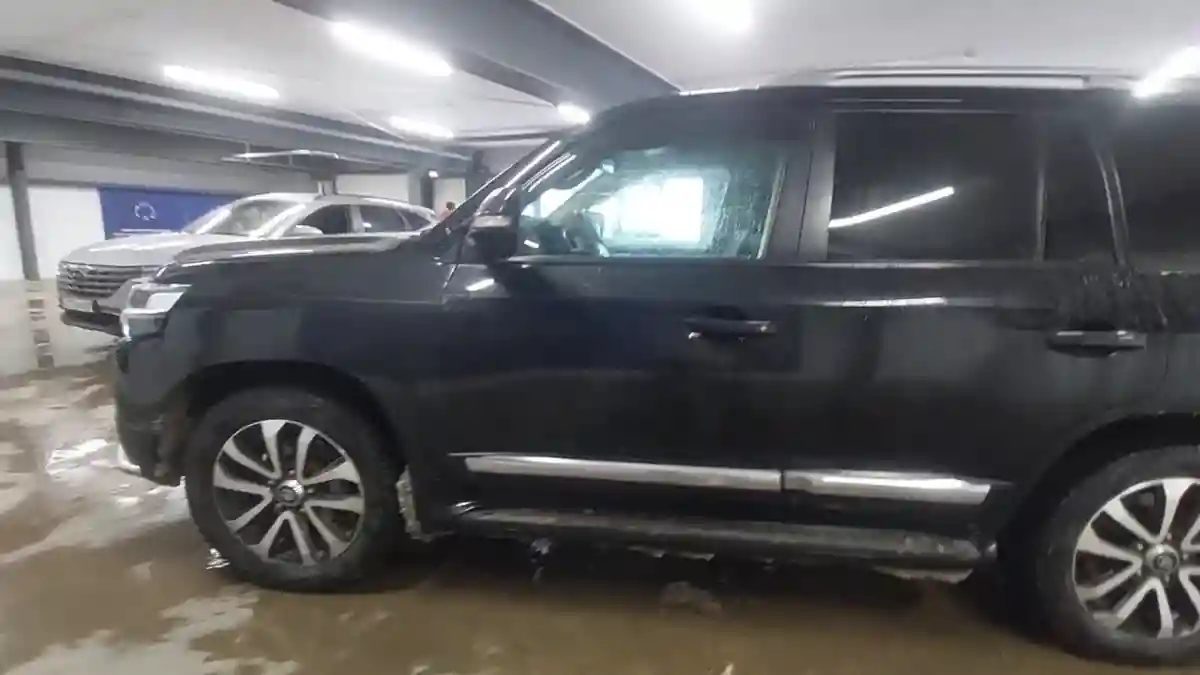 Toyota Land Cruiser 2012 года за 20 000 000 тг. в Астана
