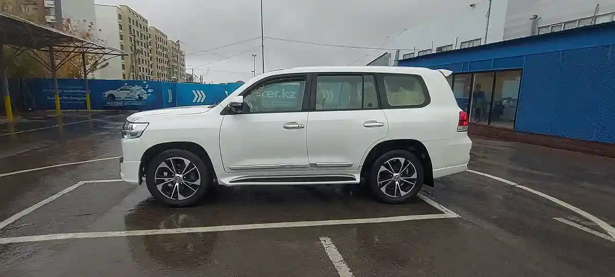 Toyota Land Cruiser 2014 года за 22 000 000 тг. в Алматы