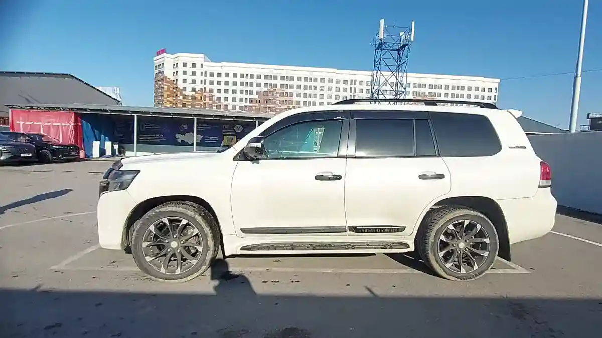 Toyota Land Cruiser 2010 года за 18 000 000 тг. в Шымкент