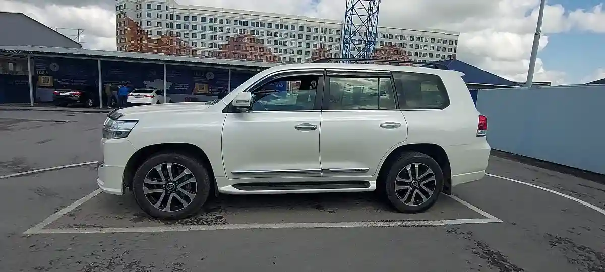 Toyota Land Cruiser 2018 года за 38 000 000 тг. в Шымкент