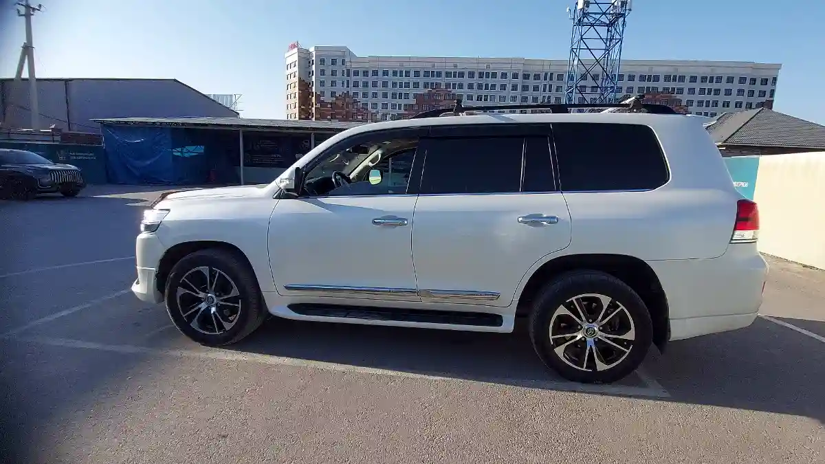 Toyota Land Cruiser 2016 года за 28 000 000 тг. в Шымкент