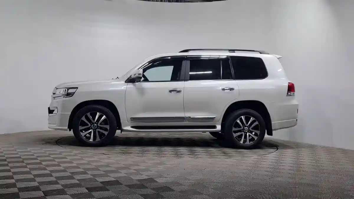 Toyota Land Cruiser 2020 года за 36 500 000 тг. в Алматы
