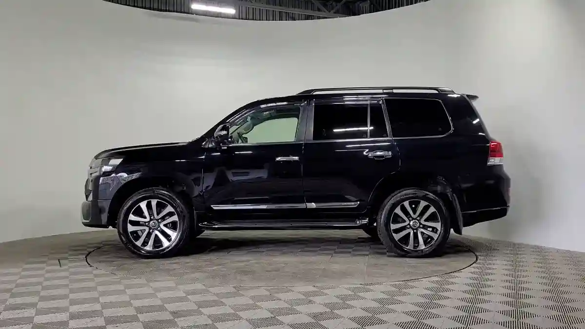 Toyota Land Cruiser 2016 года за 27 590 000 тг. в Алматы