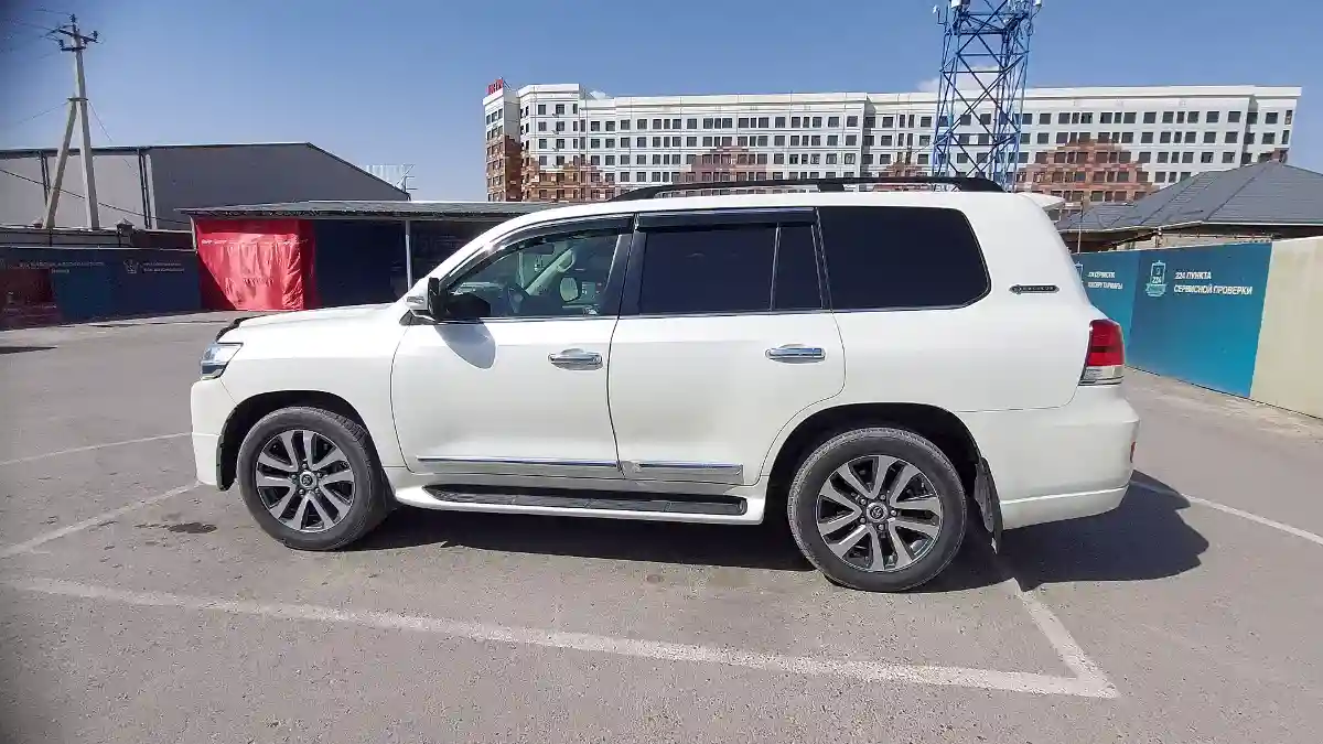 Toyota Land Cruiser 2015 года за 30 000 000 тг. в Шымкент