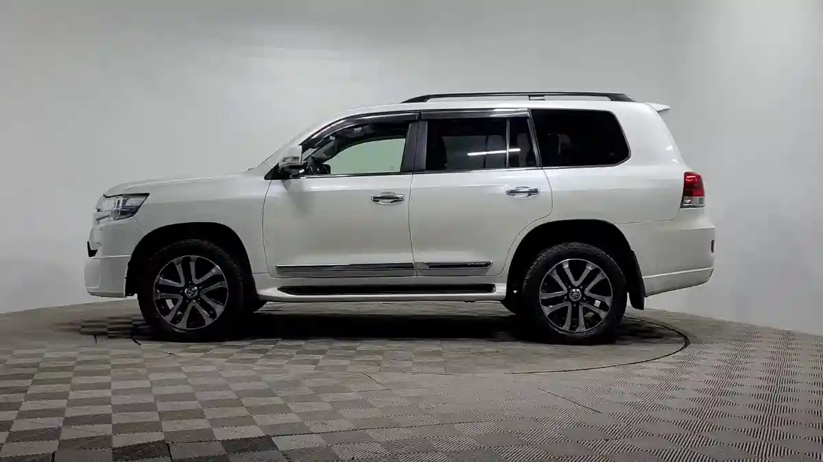 Toyota Land Cruiser 2016 года за 27 990 000 тг. в Алматы