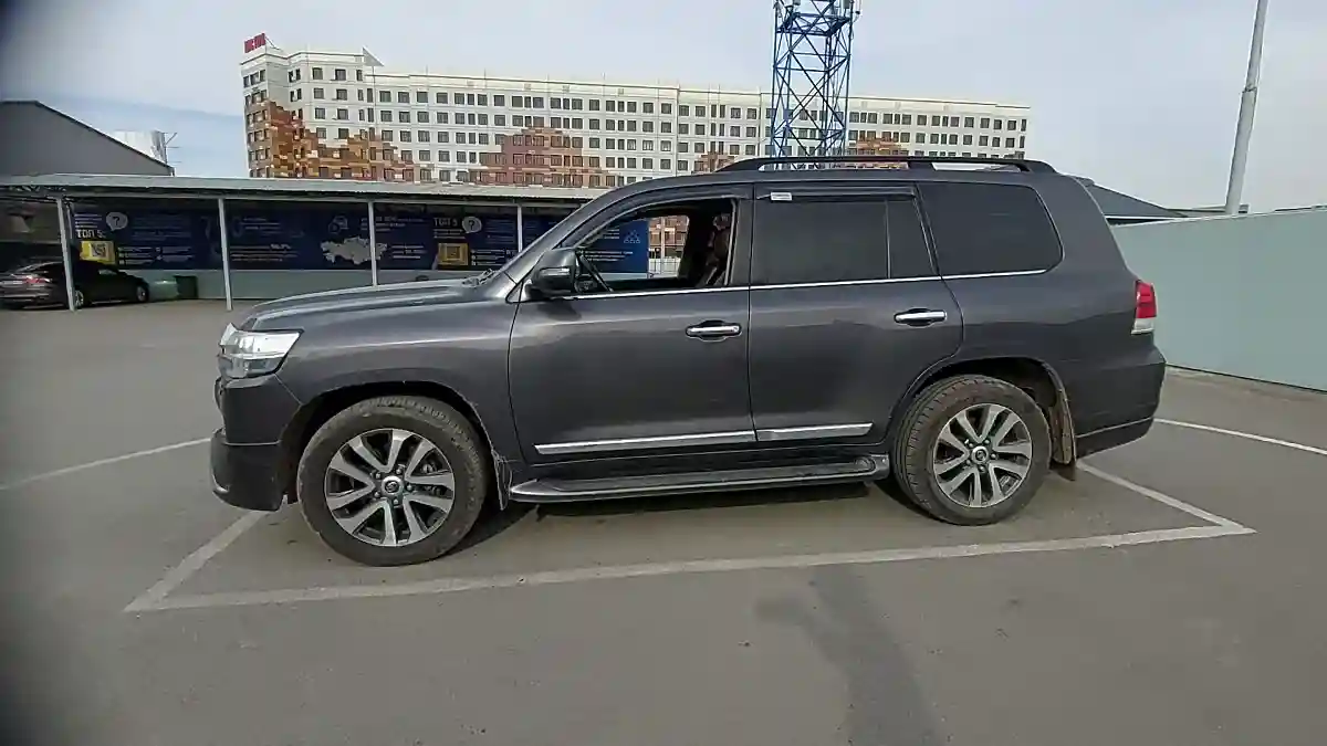 Toyota Land Cruiser 2016 года за 35 000 000 тг. в Шымкент