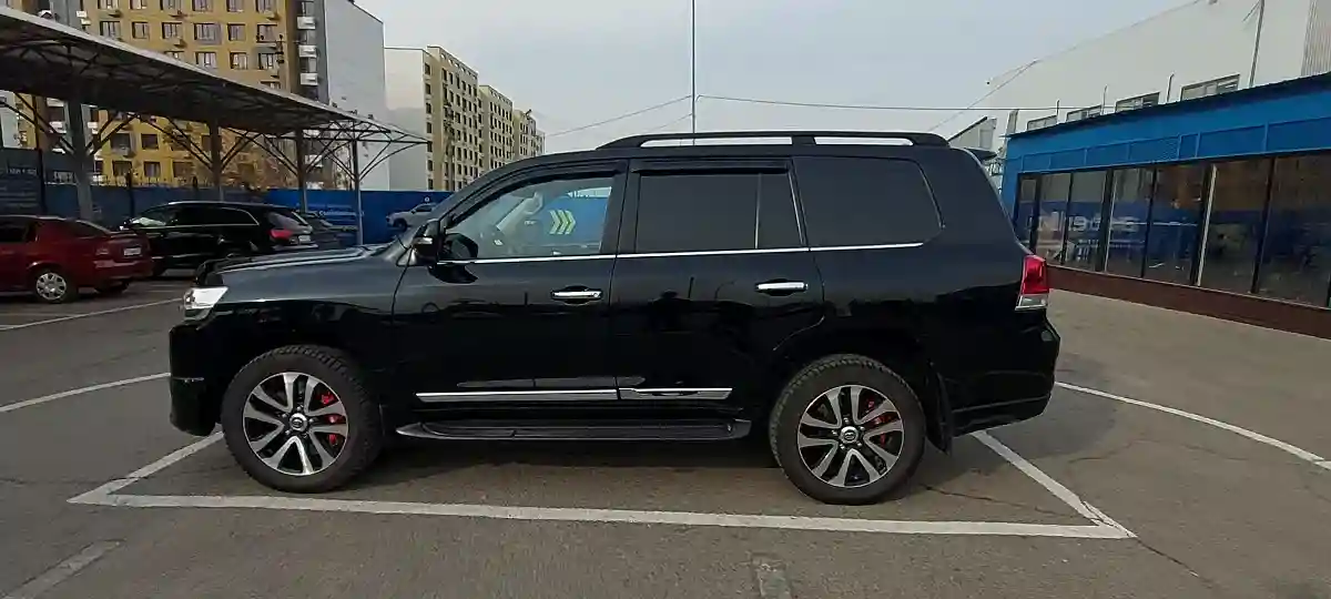 Toyota Land Cruiser 2017 года за 26 000 000 тг. в Алматы