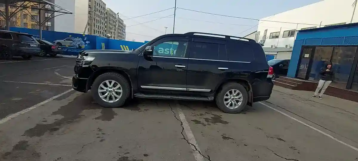 Toyota Land Cruiser 2016 года за 30 000 000 тг. в Алматы