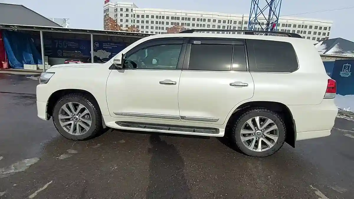 Toyota Land Cruiser 2018 года за 38 000 000 тг. в Шымкент