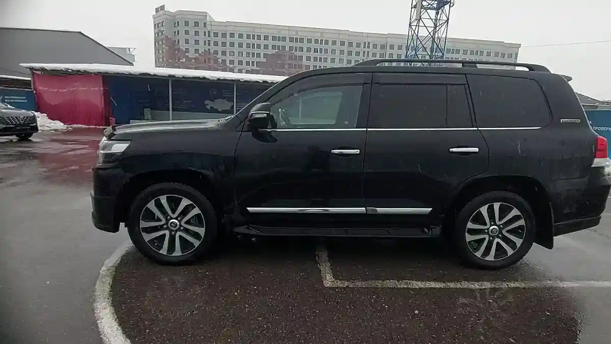 Toyota Land Cruiser 2019 года за 38 000 000 тг. в Шымкент