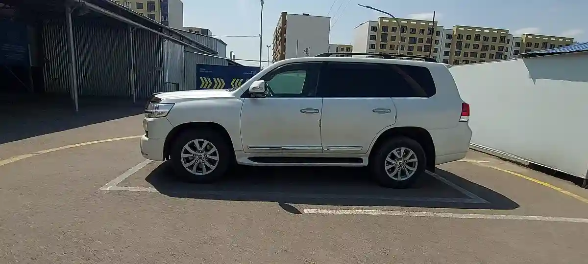 Toyota Land Cruiser 2019 года за 36 000 000 тг. в Алматы