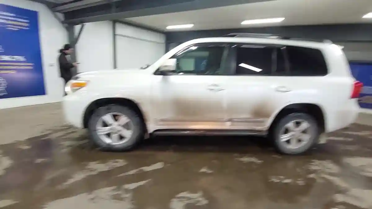 Toyota Land Cruiser 2012 года за 24 000 000 тг. в Астана