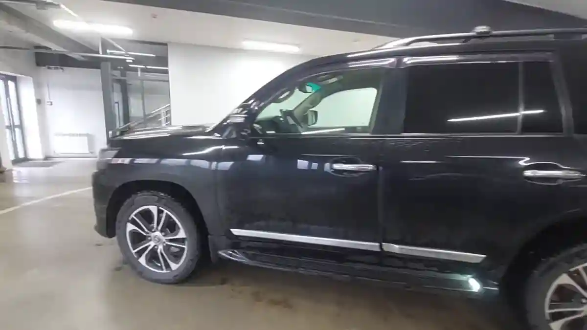 Toyota Land Cruiser 2012 года за 20 500 000 тг. в Астана