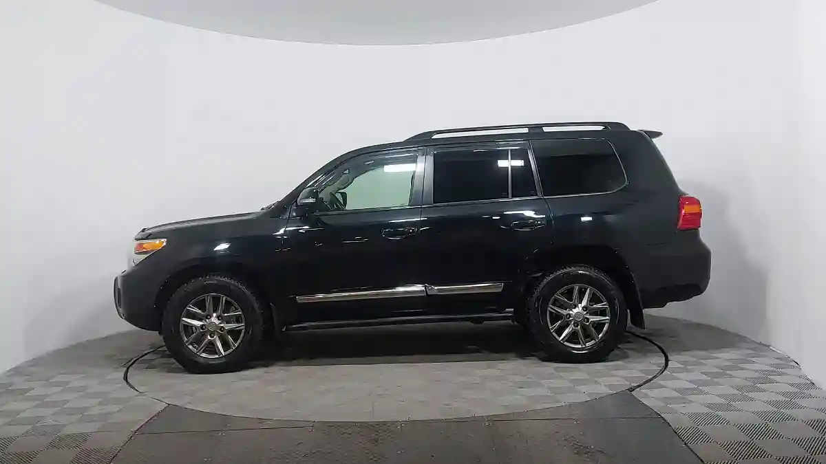 Toyota Land Cruiser 2014 года за 23 990 000 тг. в Астана