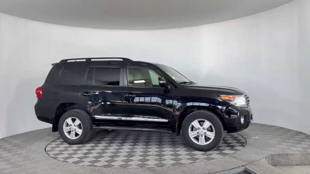 Toyota Land Cruiser 2014 года за 20 990 000 тг. в Караганда