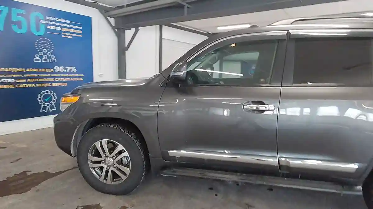 Toyota Land Cruiser 2012 года за 25 000 000 тг. в Астана