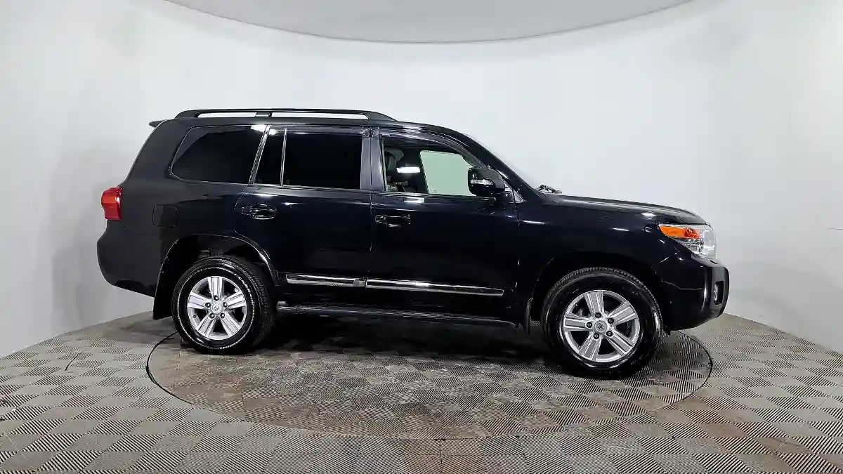 Toyota Land Cruiser 2012 года за 20 990 000 тг. в Астана
