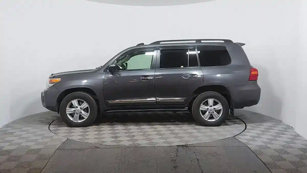 Toyota Land Cruiser 2013 года за 22 000 000 тг. в Астана