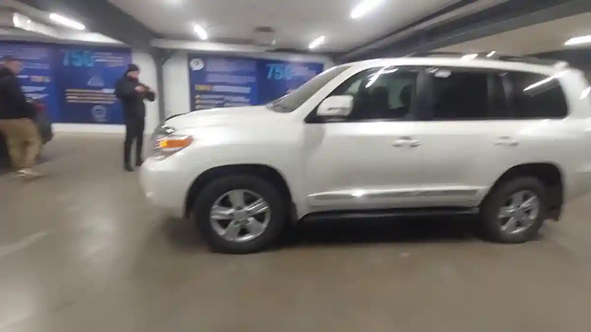 Toyota Land Cruiser 2014 года за 30 000 000 тг. в Астана