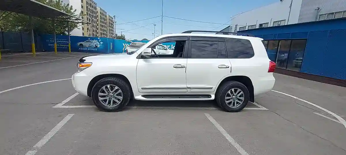 Toyota Land Cruiser 2015 года за 27 000 000 тг. в Алматы