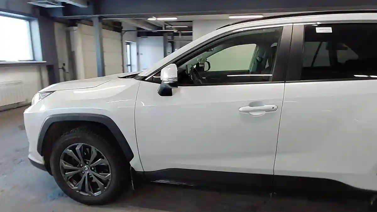 Toyota RAV4 2023 года за 17 500 000 тг. в Астана