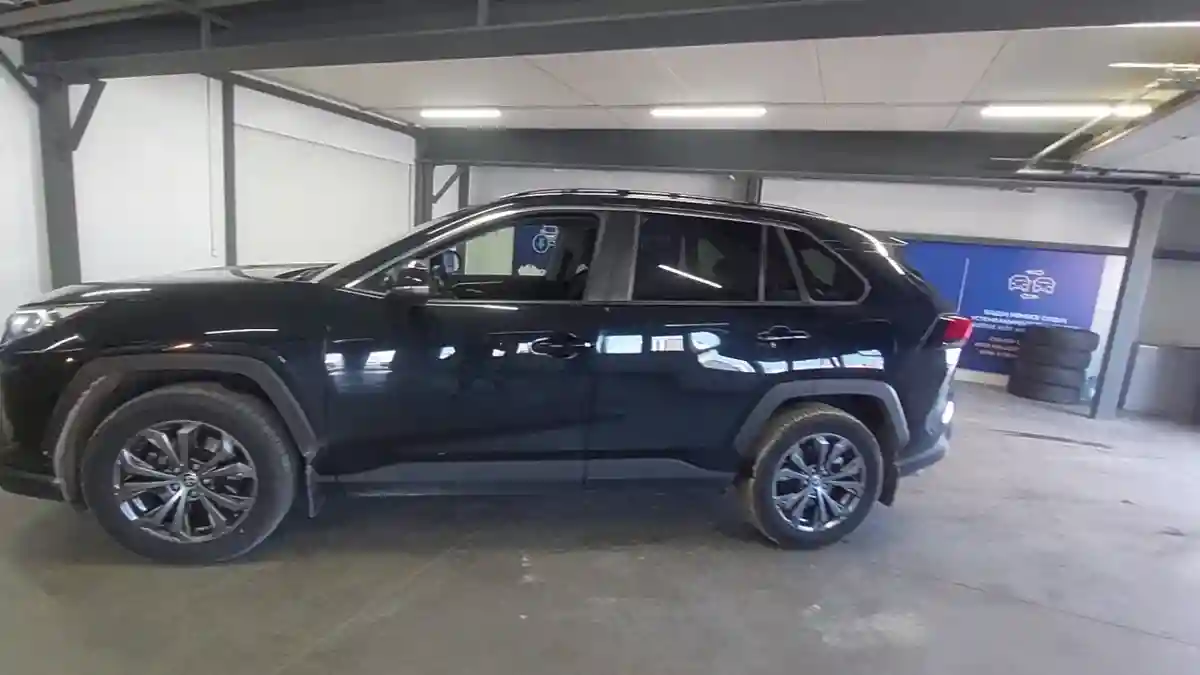 Toyota RAV4 2022 года за 18 000 000 тг. в Астана