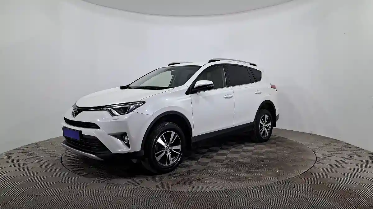 Toyota RAV4 2015 года за 10 450 000 тг. в Астана