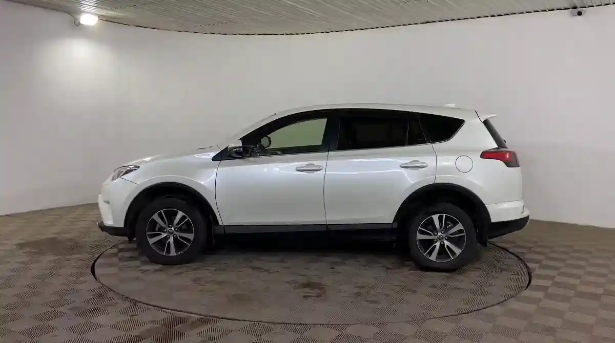 Toyota RAV4 2016 года за 11 590 000 тг. в Шымкент