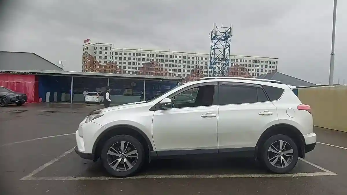 Toyota RAV4 2016 года за 11 000 000 тг. в Шымкент