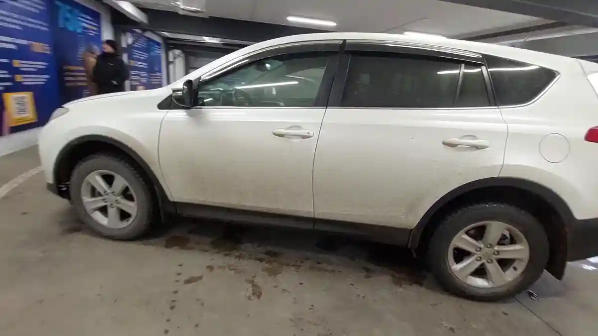 Toyota RAV4 2014 года за 7 500 000 тг. в Астана