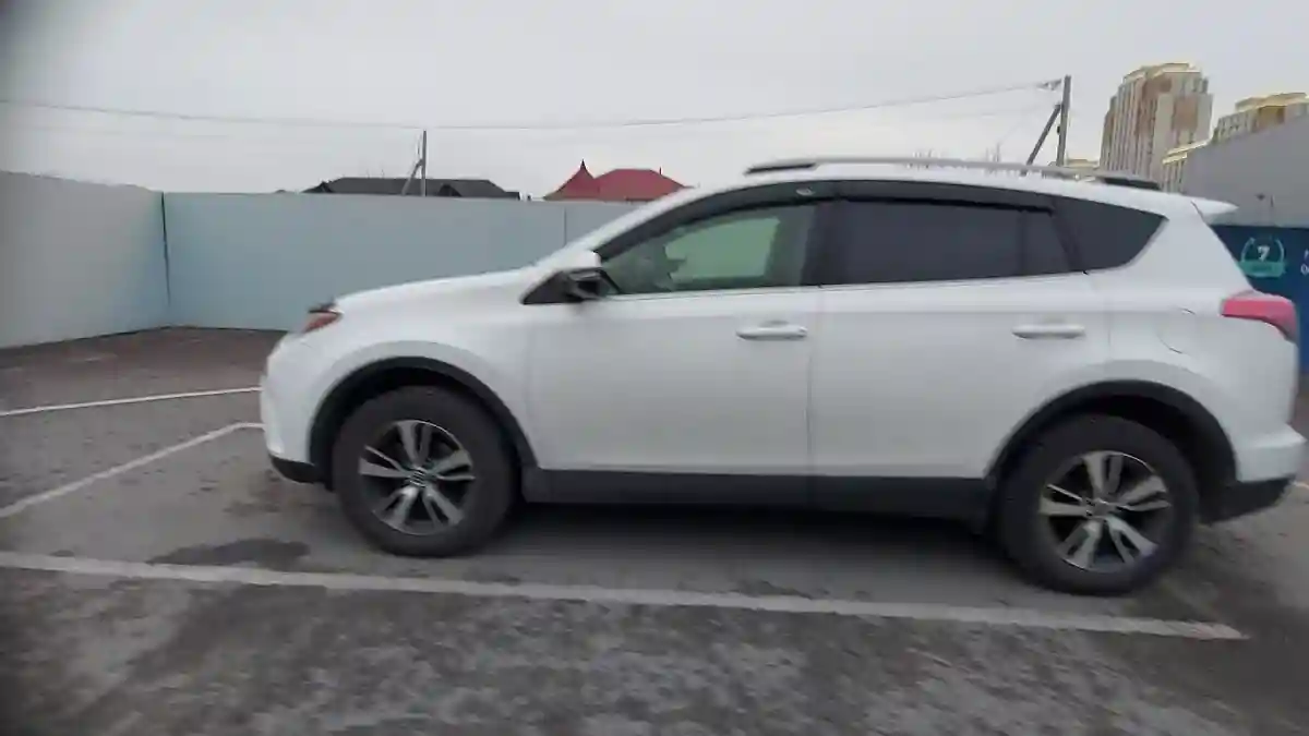 Toyota RAV4 2017 года за 13 700 000 тг. в Шымкент
