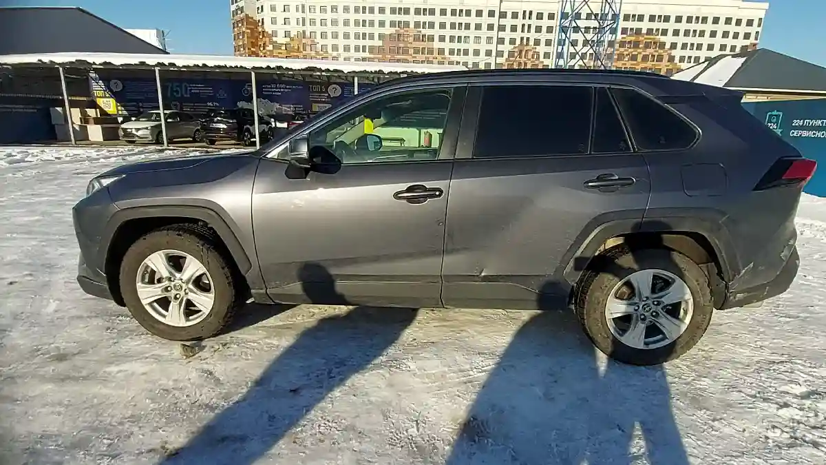 Toyota RAV4 2020 года за 18 000 000 тг. в Шымкент