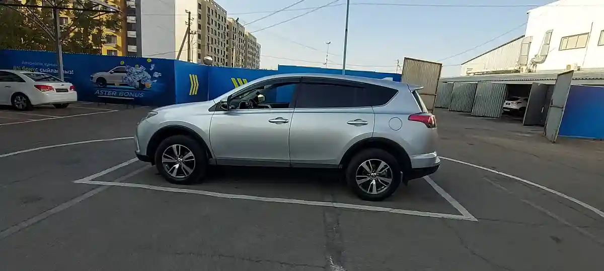 Toyota RAV4 2016 года за 11 700 000 тг. в Алматы